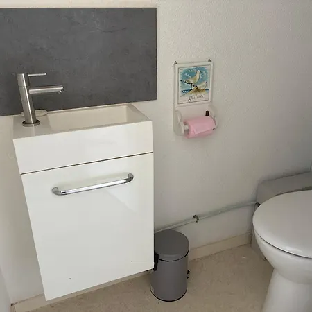 בית נופש Cozy Avec Joli Jardin הולגאט